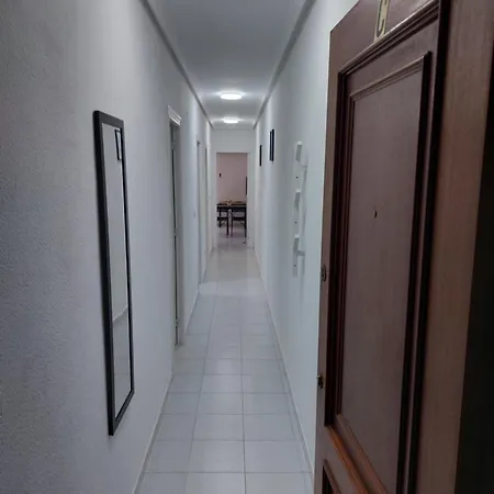 Appartamento 2-bedroom - Close To Beaches And Center