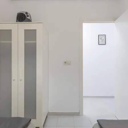 2-bedroom - Close To Beaches And Center Lägenhet *