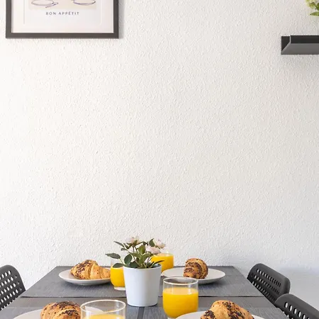 Appartamento 2-bedroom - Close To Beaches And Center