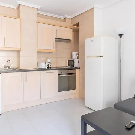 2-bedroom - Close To Beaches And Center Lägenhet