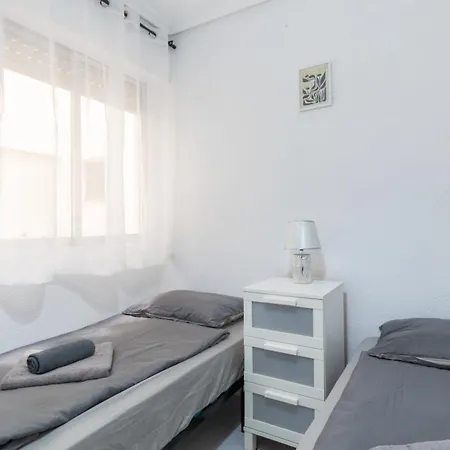 Lägenhet 2-bedroom - Close To Beaches And Center