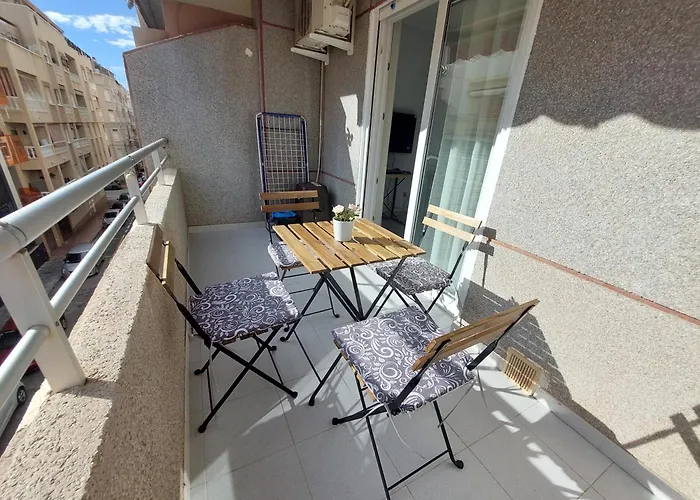 Apartment 2-bedroom - Close To Beaches And Center *